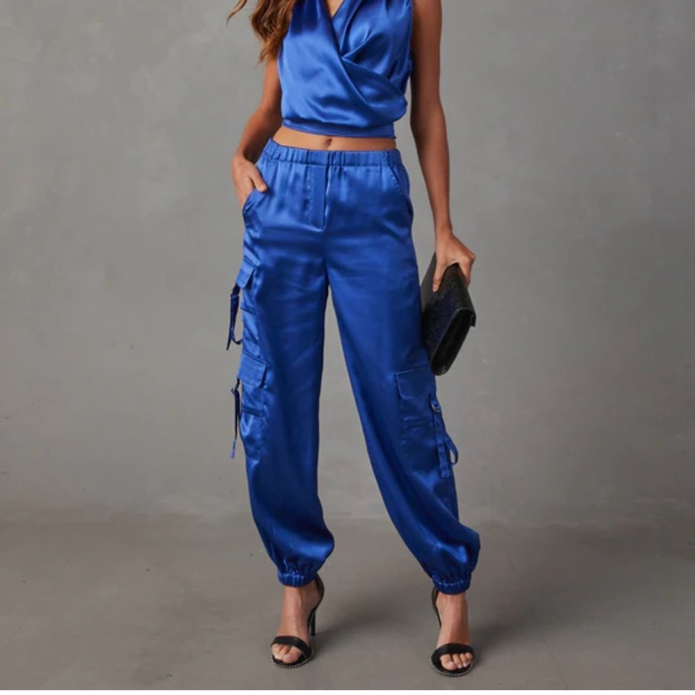Vici collection satin cargo jogger size M in cobalt blue. Brand new with tags.